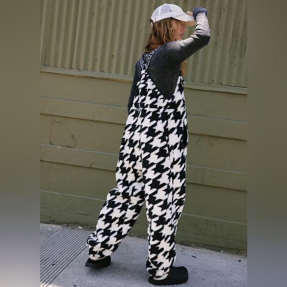 Free People FP Movement Hit The Slopes Printed Salopette Houndstooth Size XS - Picture 2 of 10